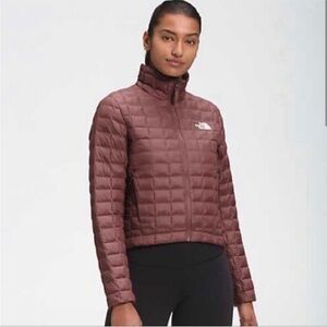 NWOT the Northface thermoball eco crop cropped burgundy matte puffer
